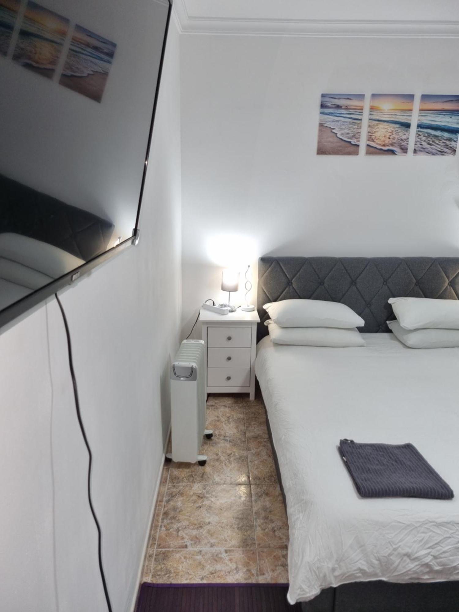 Large Modern Double *