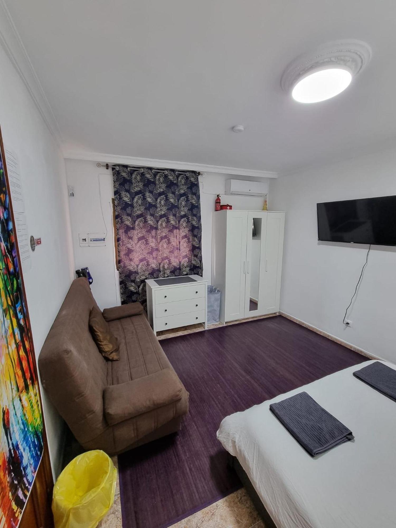 Large Modern Double Homestay