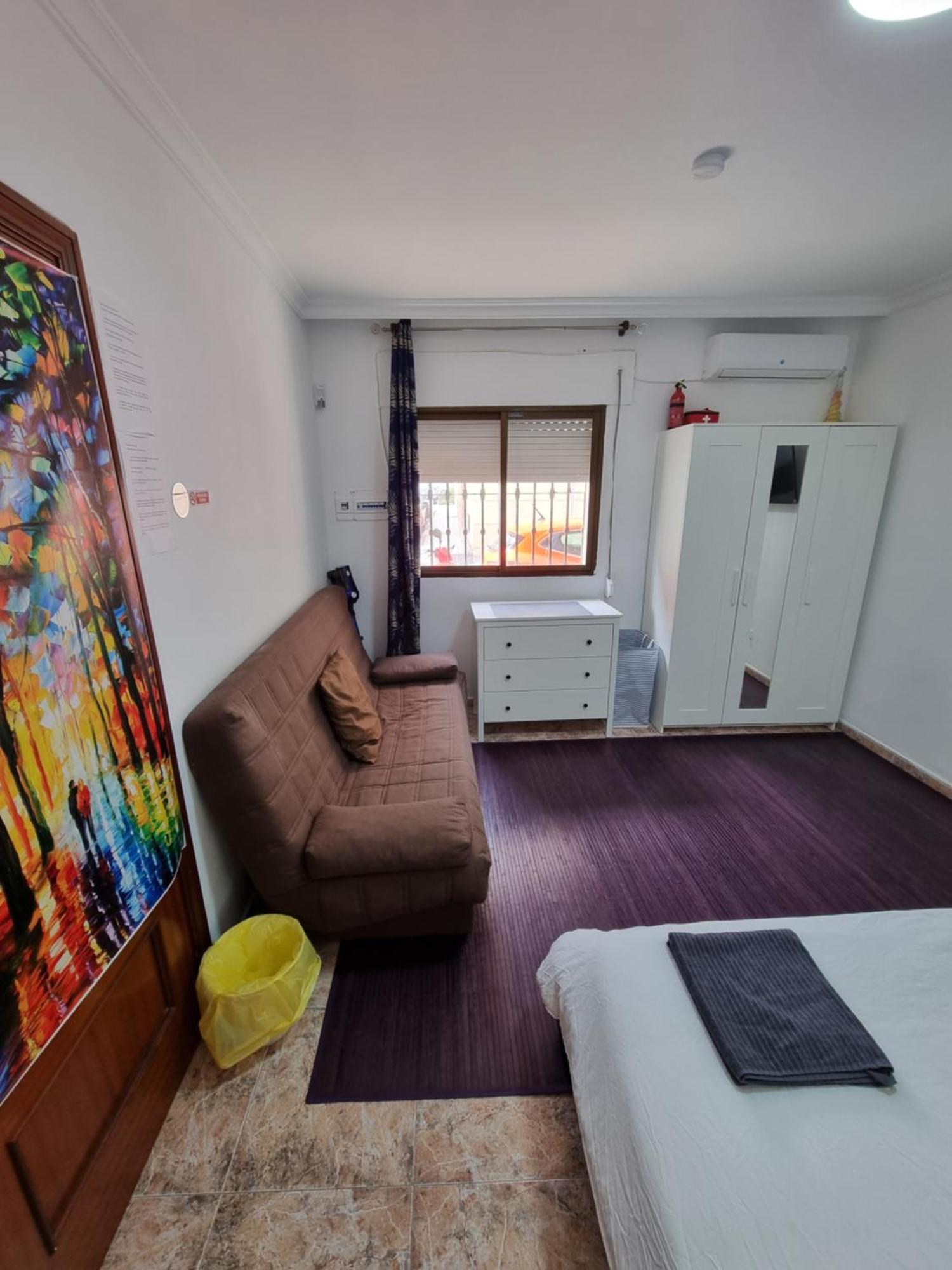 Large Modern Double Homestay